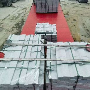 广州 芝麻白仿形加直形路沿石出货日常