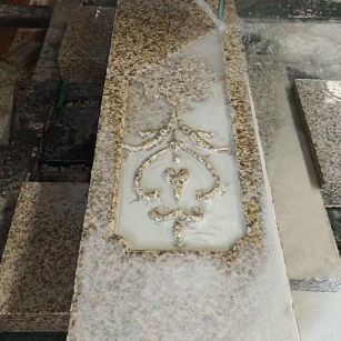 广州 黄金麻花岗岩异形加工雕刻栏杆大柱