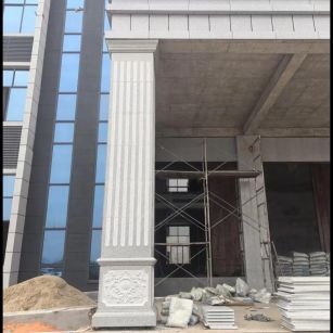 广州 芝麻白光面花岗岩门楼大柱（罗马柱）配雕花底座