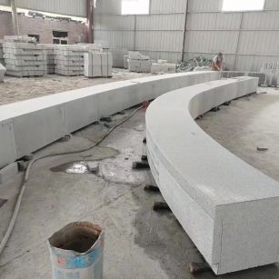 广州芝麻白花岗岩石板材 园林光面弧形坐凳