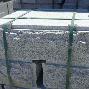 广州 芝麻白花岗岩自然面成品