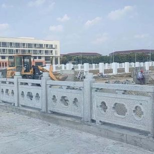 广州 白麻花岗岩荔枝面河道栏杆