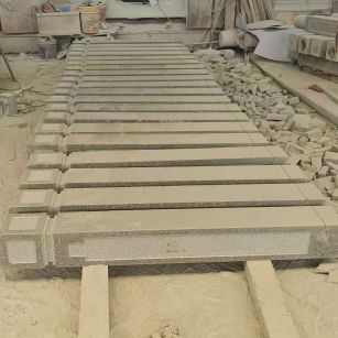 广州 芝麻白异形加工雕刻-栏杆大柱，方柱