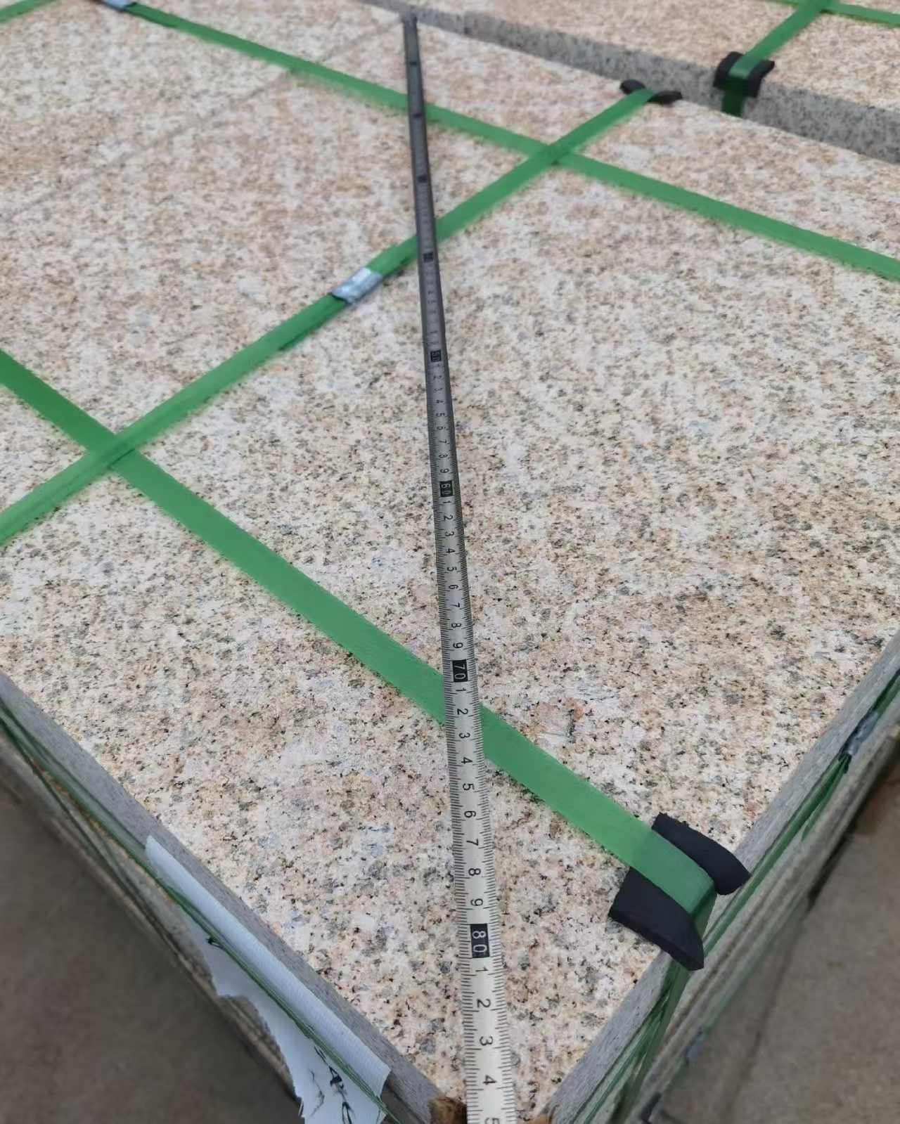 广州 黄金麻火烧面地铺石