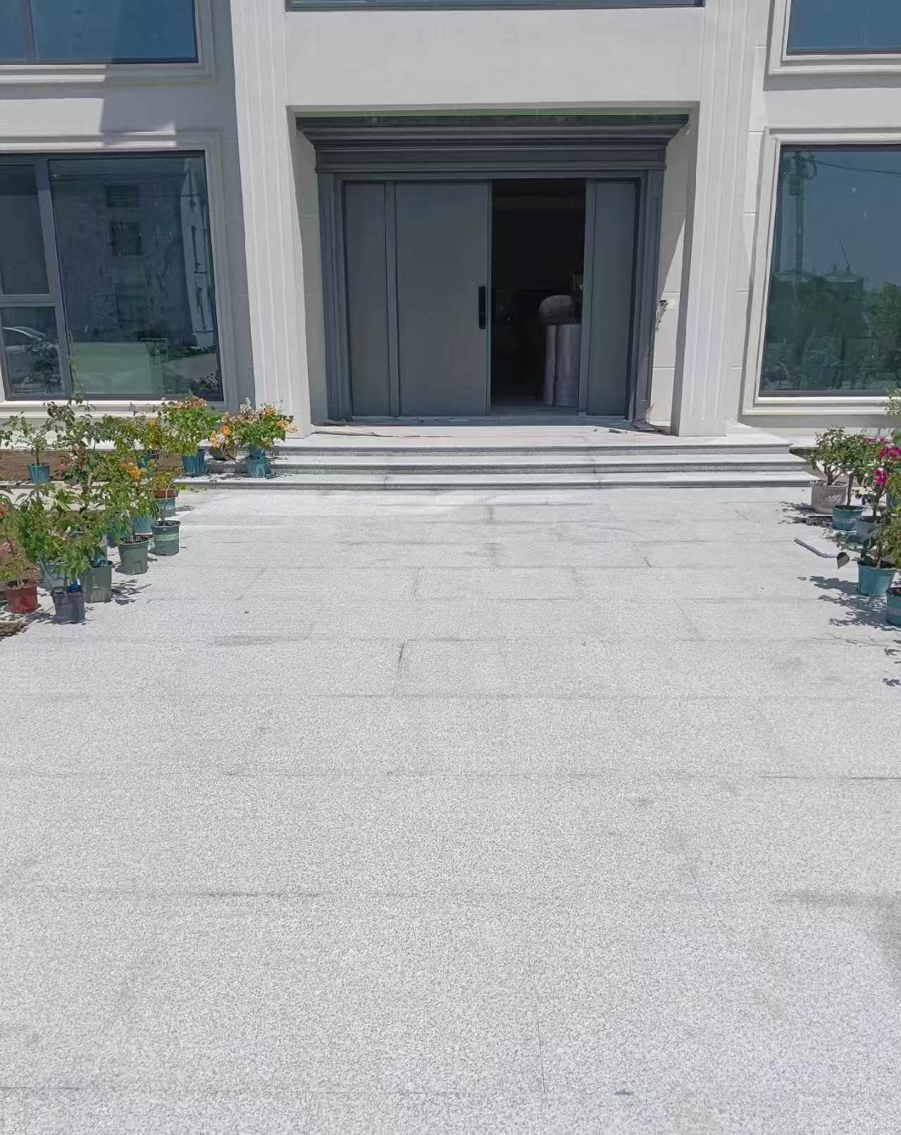 广州 芝麻白花岗岩地铺石地面铺装