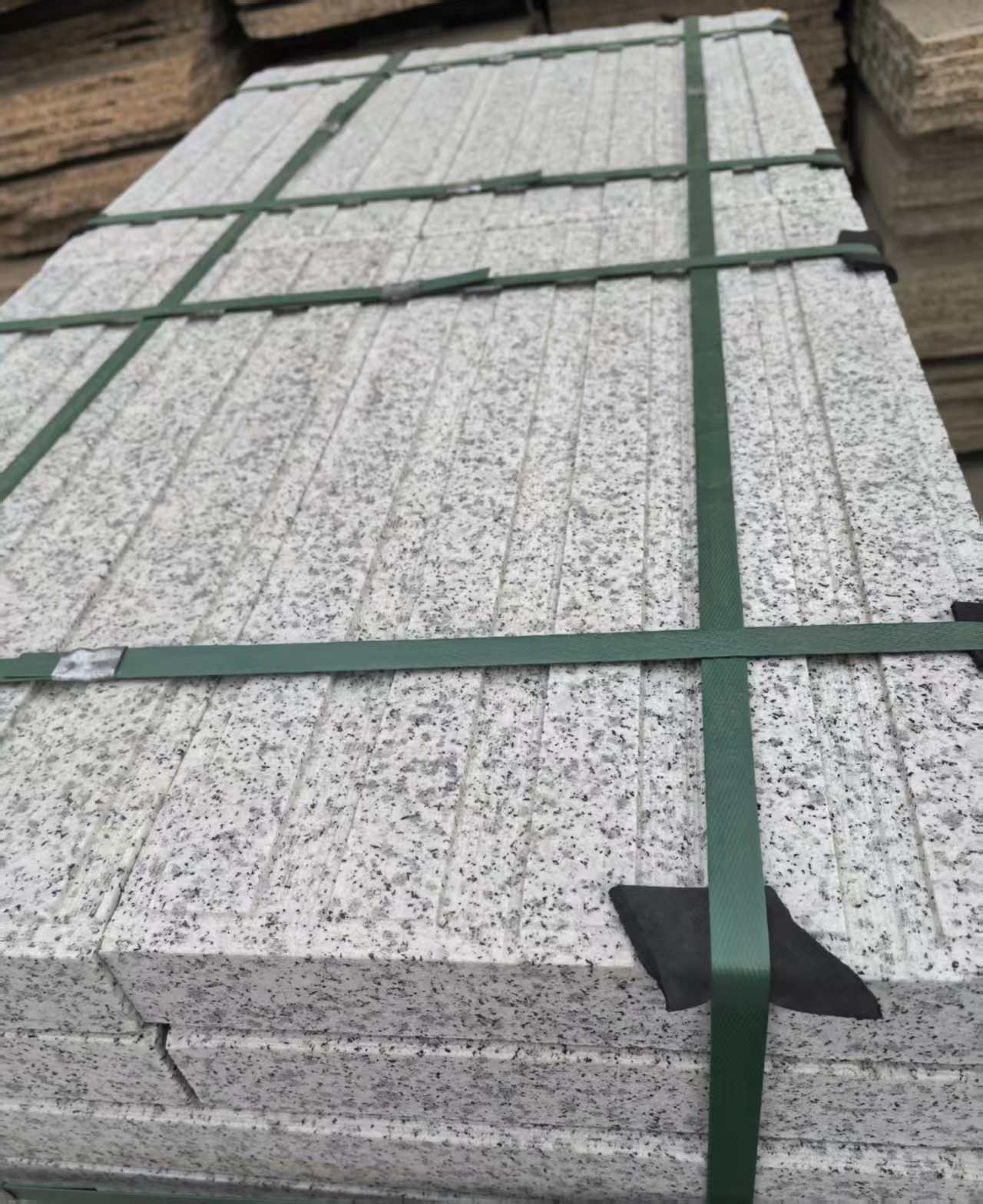 广州 白麻花岗岩直行盲道石，盲条，地铺石