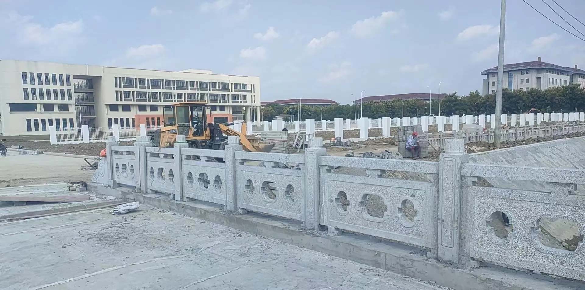 广州 白麻花岗岩荔枝面河道栏杆