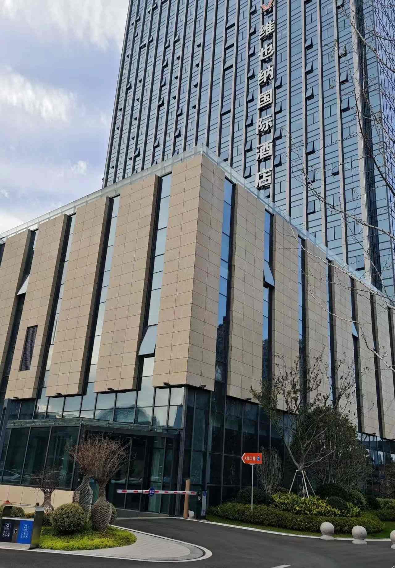 广州 黄金麻花岗岩外墙干挂