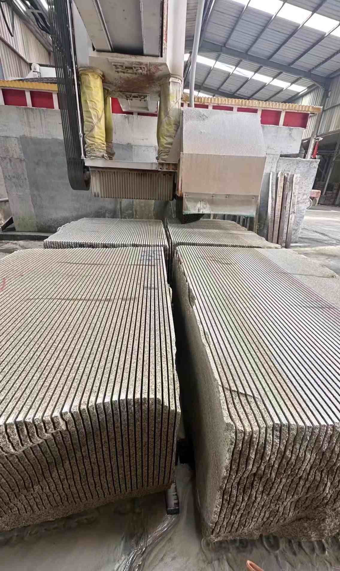 广州 车间生产日常，黄金麻白麻花岗岩