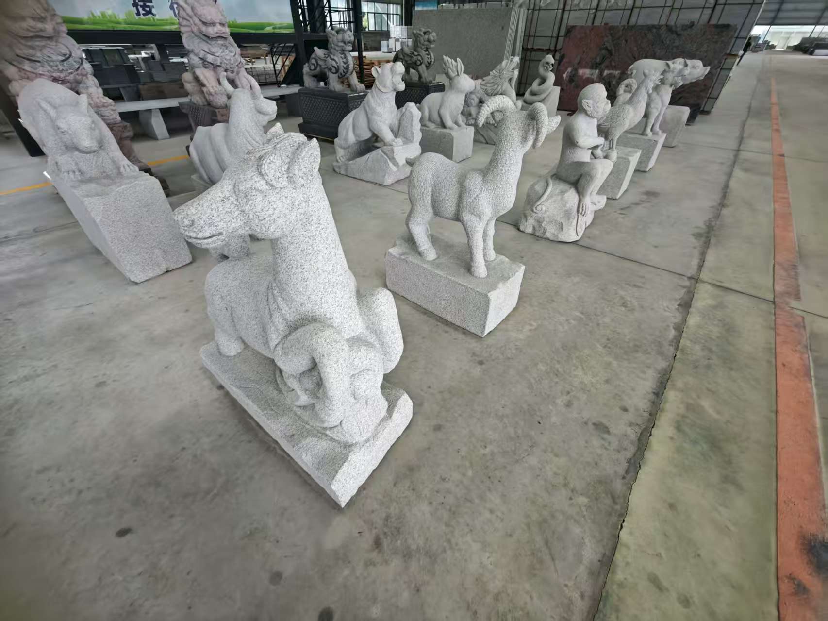 广州 芝麻白花岗岩造型立体雕刻——十二生肖