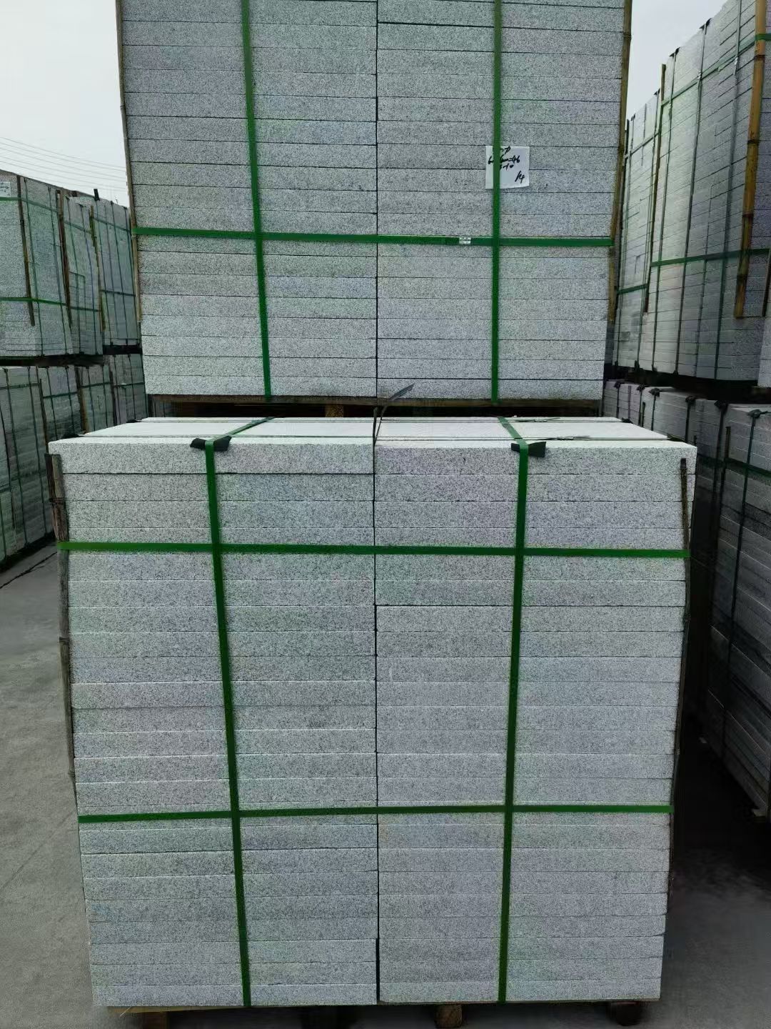 广州 芝麻白火烧，园林广场市政工程地铺石，1.8~5.0厚均有现货