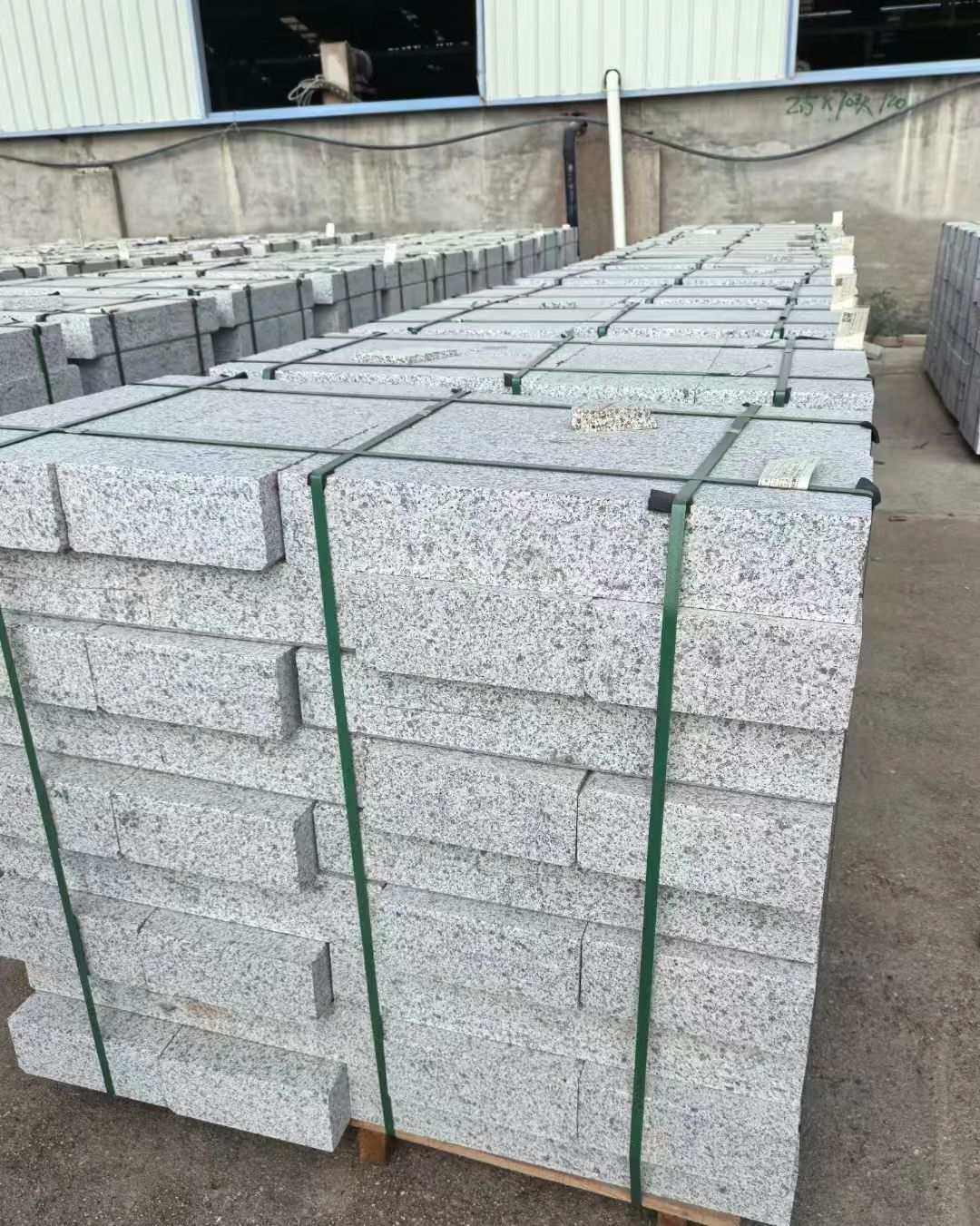 广州 白麻花岗岩路沿石，弧形路沿石，道牙石，马路牙子，界石，路缘石，平沿石，直岩石，平缘石等